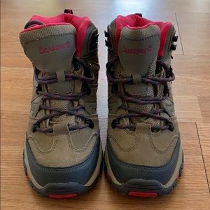 Brand New Women’s Hiking Boots 6.5